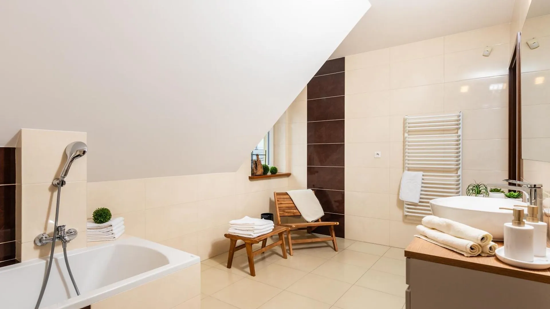 Your Private Oasis In Cracow Cracovia Polonia